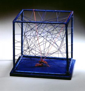 Rehén. Seda-hierro. 12x12x12 cm. Año 2001 Rehén. Seda-hierro. 12x12x12 cm. Año 2001