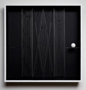 Sin título. Hilo-madera. 50x50cm. Año 2009 Sin título. Hilo-madera. 50x50cm. Año 2009