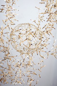 Divinos tiempos. Fósforos de madera usados y bronce. Medidas variables. Año 2010