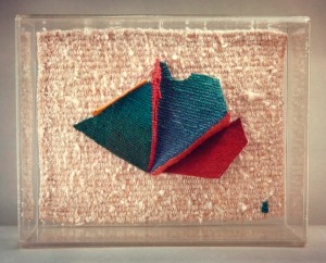 Composición I. Seda-algodón-fibras-naturales. 16x20x4cm. Año 1988